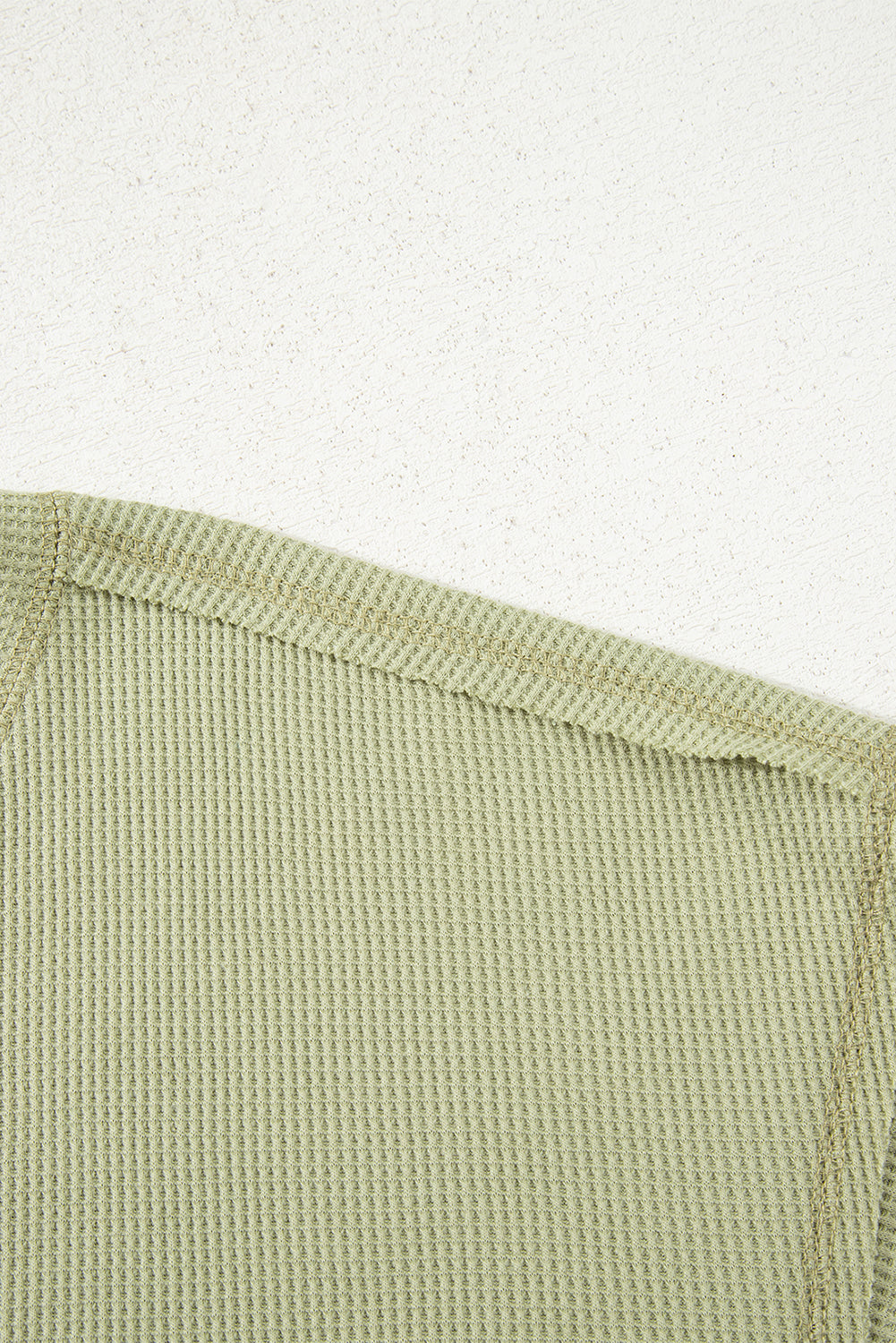 Green Exposed Seam Half Sleeve Knitted V Neck Textured Top